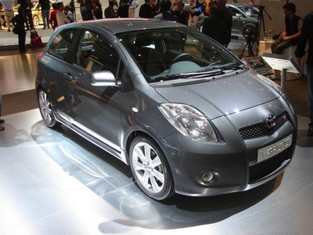 yaris00001.jpg